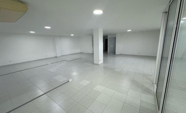oficina en arriendo en alamos. Cod A5510