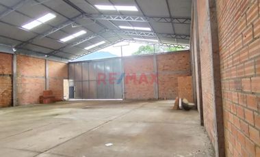 Moybamba Almacén Industrial Con Oficinas Y Expansión A 3 Niveles – Inversión Estratégica