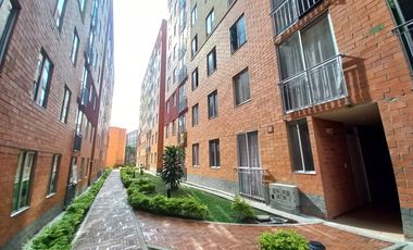 apartamento en arriendo en conjunto residencial santa cruz piso 8. Cod A13233