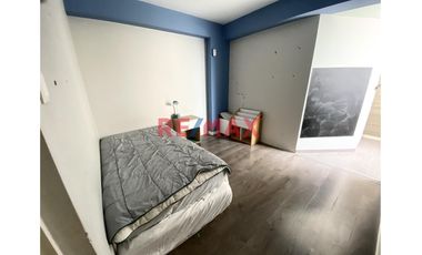 Venta de acogedor departamento dúplex en 4to piso en una de las zonas residenciales mas exclusivas de la ciudad. Cerca al colegio San José Obrero y Pa