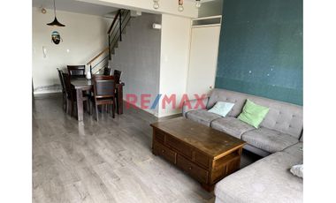 Venta de acogedor departamento dúplex en 4to piso en una de las zonas residenciales mas exclusivas de la ciudad. Cerca al colegio San José Obrero y Pa