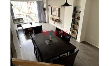 Venta de acogedor departamento dúplex en 4to piso en una de las zonas residenciales mas exclusivas de la ciudad. Cerca al colegio San José Obrero y Pa