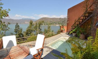 CASA EN CONDOMINIO CON VISTA AL LAGO