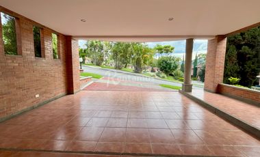 casa en arriendo en loma del atravesado. Cod A776430