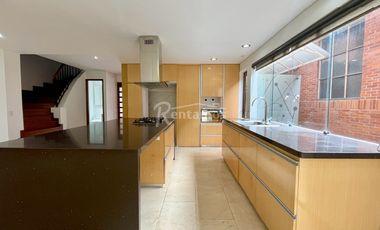 casa en arriendo en loma del atravesado. Cod A776430
