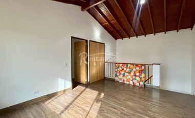 casa en arriendo en loma del atravesado. Cod A776430