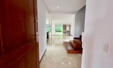 casa en arriendo en loma del atravesado. Cod A776430