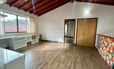 casa en arriendo en loma del atravesado. Cod A776430