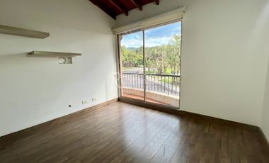casa en arriendo en loma del atravesado. Cod A776430