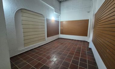 local en arriendo en cabecera del llano. Cod A96712