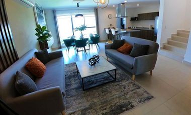 AIR 26-778 Casa en Venta. Zona Zibata. Excelentes amenidades.