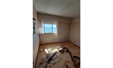 VENDO DEPARTAMENTO (5) Ambientes más Escritorio y COCHERA FIJA - vista al MAR