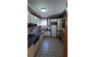 VENDO DEPARTAMENTO (5) Ambientes más Escritorio y COCHERA FIJA - vista al MAR