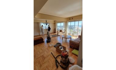 VENDO DEPARTAMENTO (5) Ambientes más Escritorio y COCHERA FIJA - vista al MAR