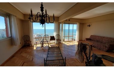 VENDO DEPARTAMENTO (5) Ambientes más Escritorio y COCHERA FIJA - vista al MAR