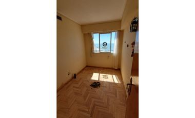 VENDO DEPARTAMENTO (5) Ambientes más Escritorio y COCHERA FIJA - vista al MAR