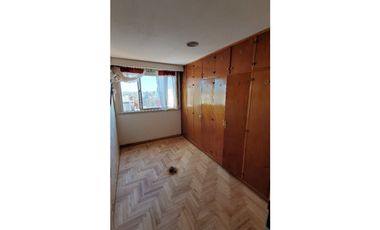 VENDO DEPARTAMENTO (5) Ambientes más Escritorio y COCHERA FIJA - vista al MAR