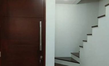 Sewa Rumah Bagus Minimalis di Perumahan Graha Natura