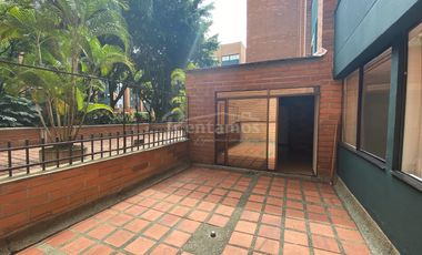 apartamento en arriendo en el castillo. Cod A776131