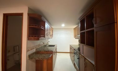 apartamento en arriendo en el castillo. Cod A776131