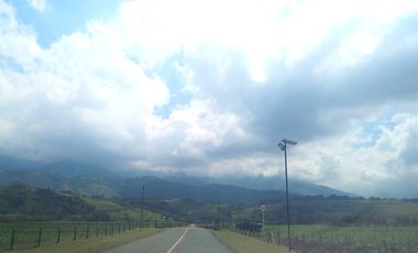 lote en venta en condominio campestre lagos de maracaibo. Cod V108346