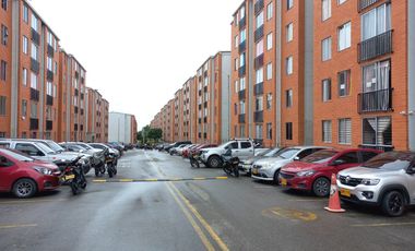 apartamento en arriendo en arboleda campestre yarumo piso 5 sin ascensor. Cod A13678