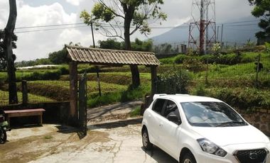 Villa di Cipanas Cianjur Tanah Luas Dekat Jln Provinsi