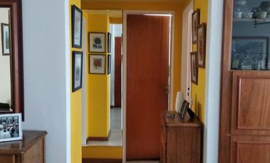 EXCELENTE DTO. 8°PISO- EN VILLA BALLESTER - 3 AMBIENTES, EXPENSAS ECONÓMICA