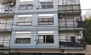 EXCELENTE DTO. 8°PISO- EN VILLA BALLESTER - 3 AMBIENTES, EXPENSAS ECONÓMICA