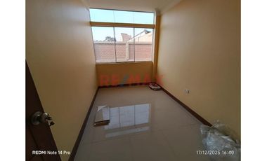 Magnífica Casa En Alquiler - Área 1200 M2, La Victoria, Chiclayo  🏠