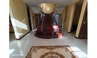 Magnífica Casa En Alquiler - Área 1200 M2, La Victoria, Chiclayo  🏠