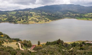 casa en venta en choconta. Cod V16701