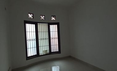 Rumah 2 Lantai di Tebet Barat Dalam