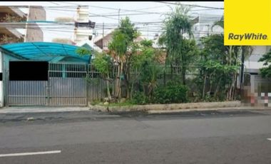 Dijual Rumah Dengan 4 Kamar Siap Huni Di jalan Raya Kupang Baru