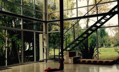 HERMOSA Casa de 320 m2/ Excelente vista al bosque/ Amenities/ Sup. 2500 m2/ Parque Las Naciones