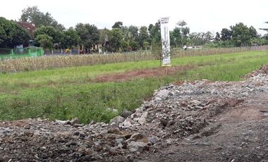RUMAH PALING BERKELAS DI PRAMBANAN