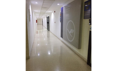 Alquiler de Oficina Remodelada en Av.Balboa.