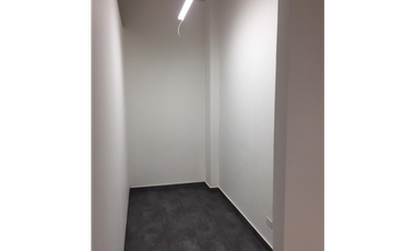 Alquiler de Oficina Remodelada en Av.Balboa.