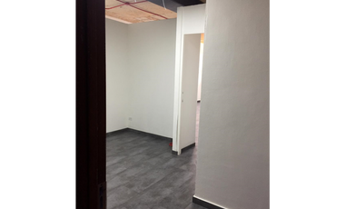 Alquiler de Oficina Remodelada en Av.Balboa.