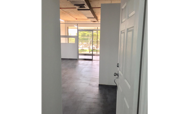 Alquiler de Oficina Remodelada en Av.Balboa.