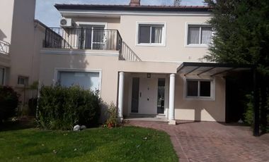Chalet en venta en La Reja