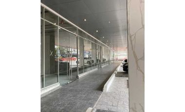 ALQUILER LOCALES AV. BALBOA PH YACHT