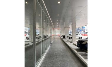 ALQUILER LOCALES AV. BALBOA PH YACHT