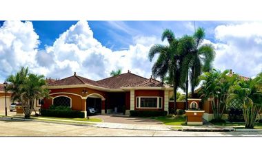 Casa en costa sur amoblada con acabados de lujo (AA)