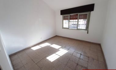OPORTUNIDAD GRAN CASA EN VENTA + DEPARTAMENTO EN ZONA SUR