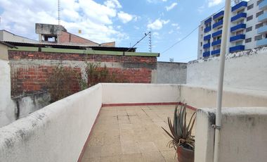 casa en venta en lleras restrepo. Cod V28939