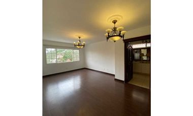 Se vende o se Alquila  casa en Costa del Este