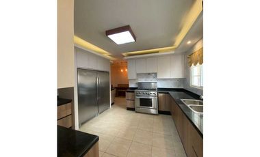 Se vende o se Alquila  casa en Costa del Este
