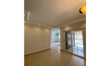 Se vende o se Alquila  casa en Costa del Este