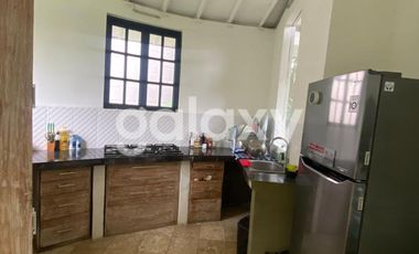 VILLA TROPICAL TROPIS 2 LANTAI DI MERTA SEDANA KEROBOKAN BADUNG, BALI